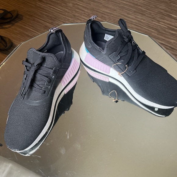 Adidas NMD R1 - Picture 4 of 5